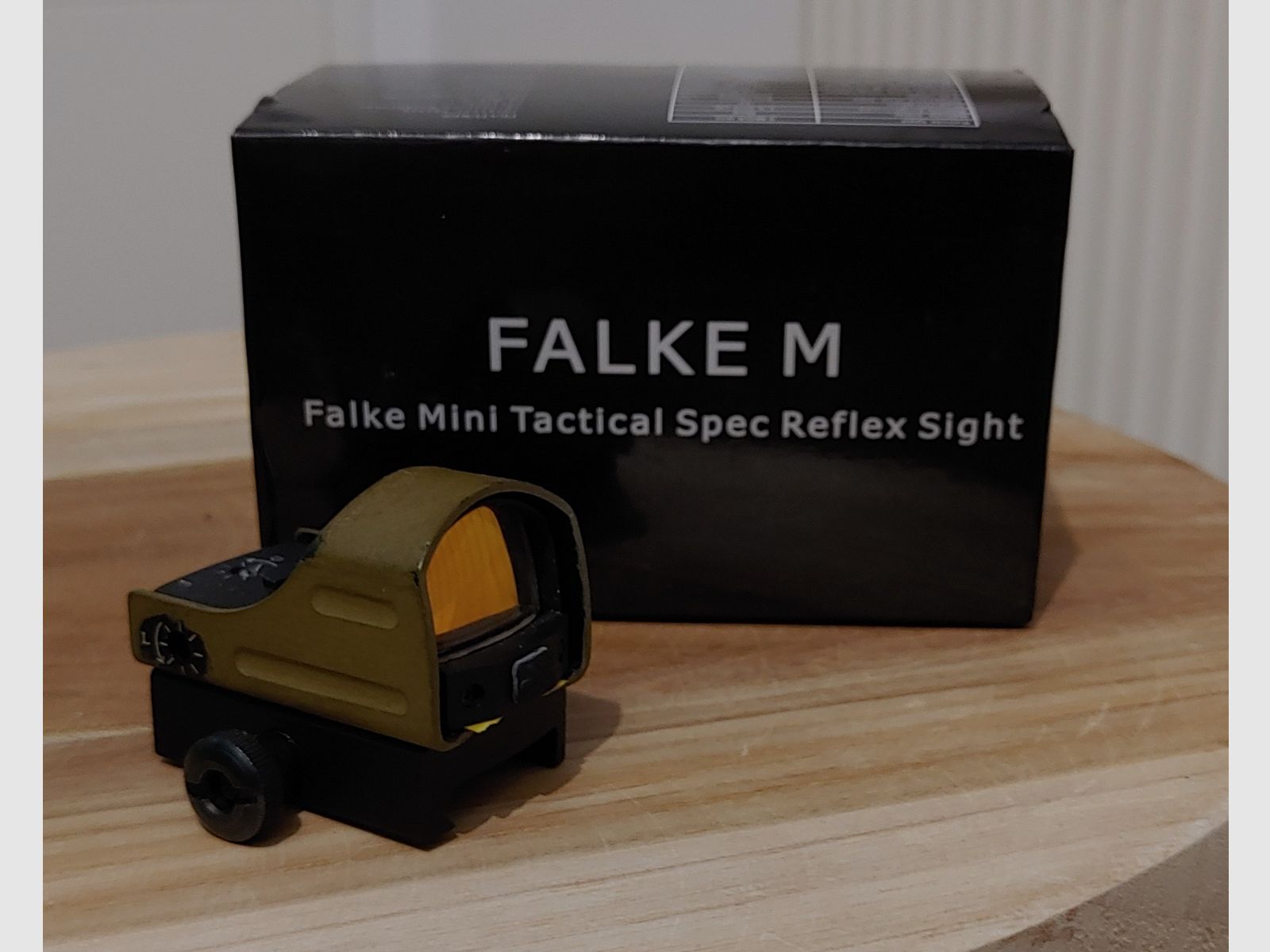 Falke M