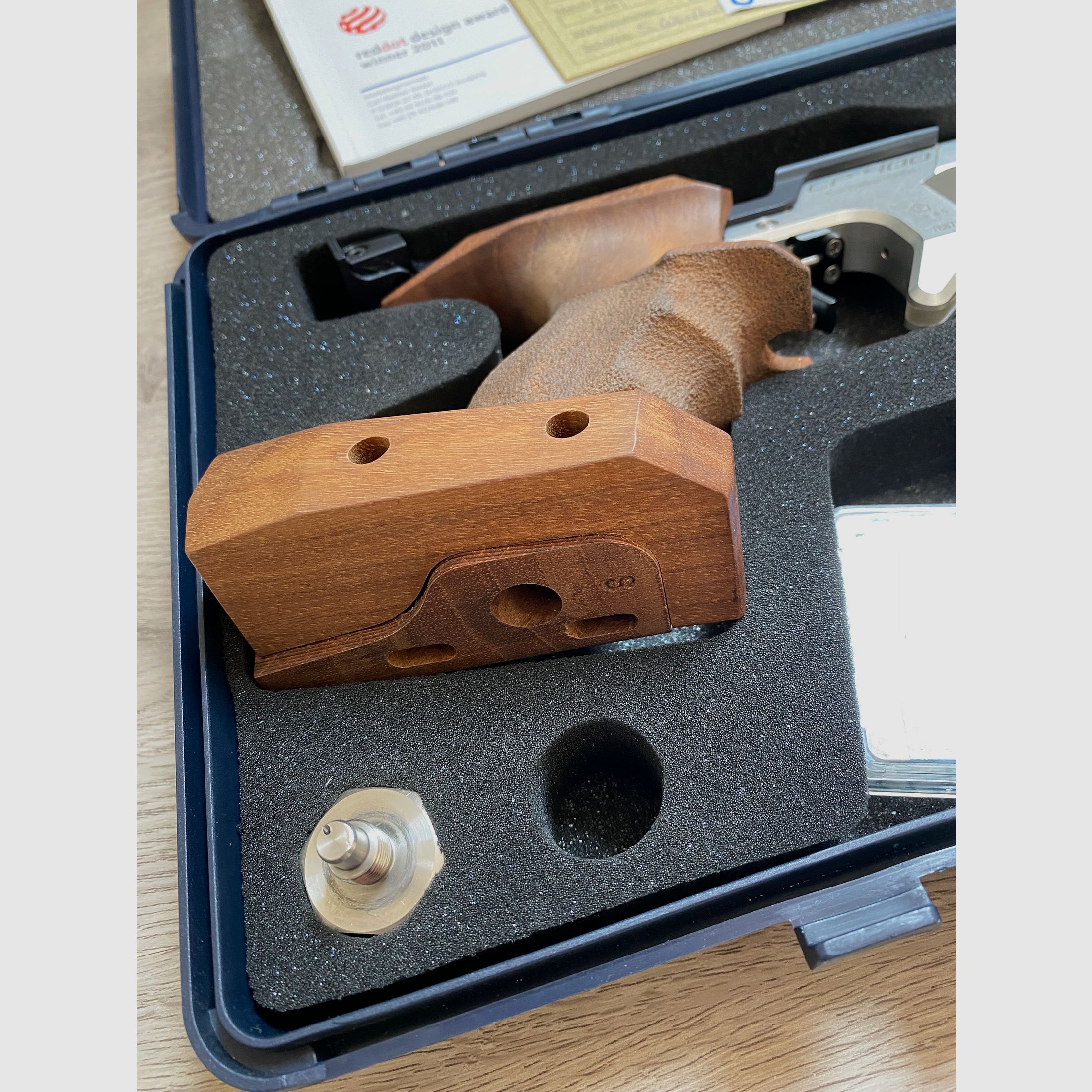 Walther LP 400 ALU Luftpistole mit 3D-Nussbaumgriff (Größe S, Rechtshand) – neuwertiger Zustand