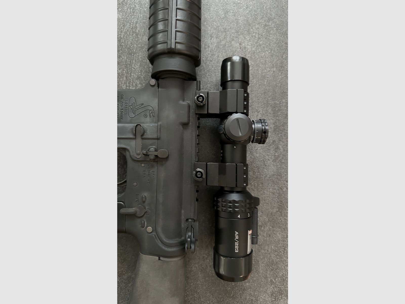 AR15 Bushmaster Cal. 223-5.56mm plus Optik Bushnell AR/223