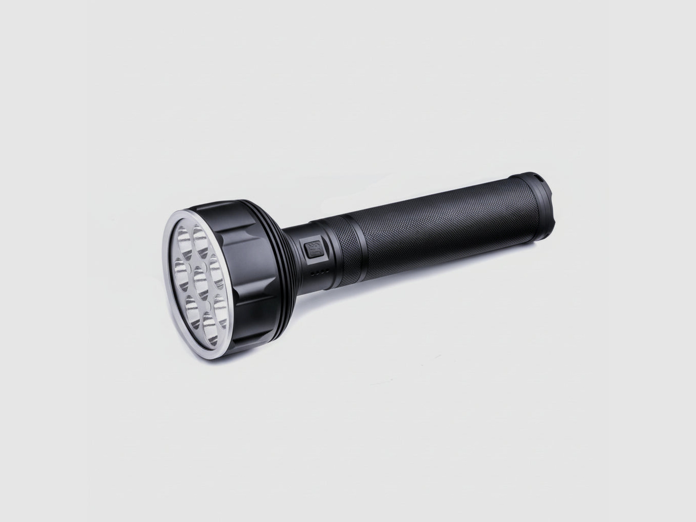 NEXTORCH Saint Torch 31 – 20 000 Lumens Lampe Tactique