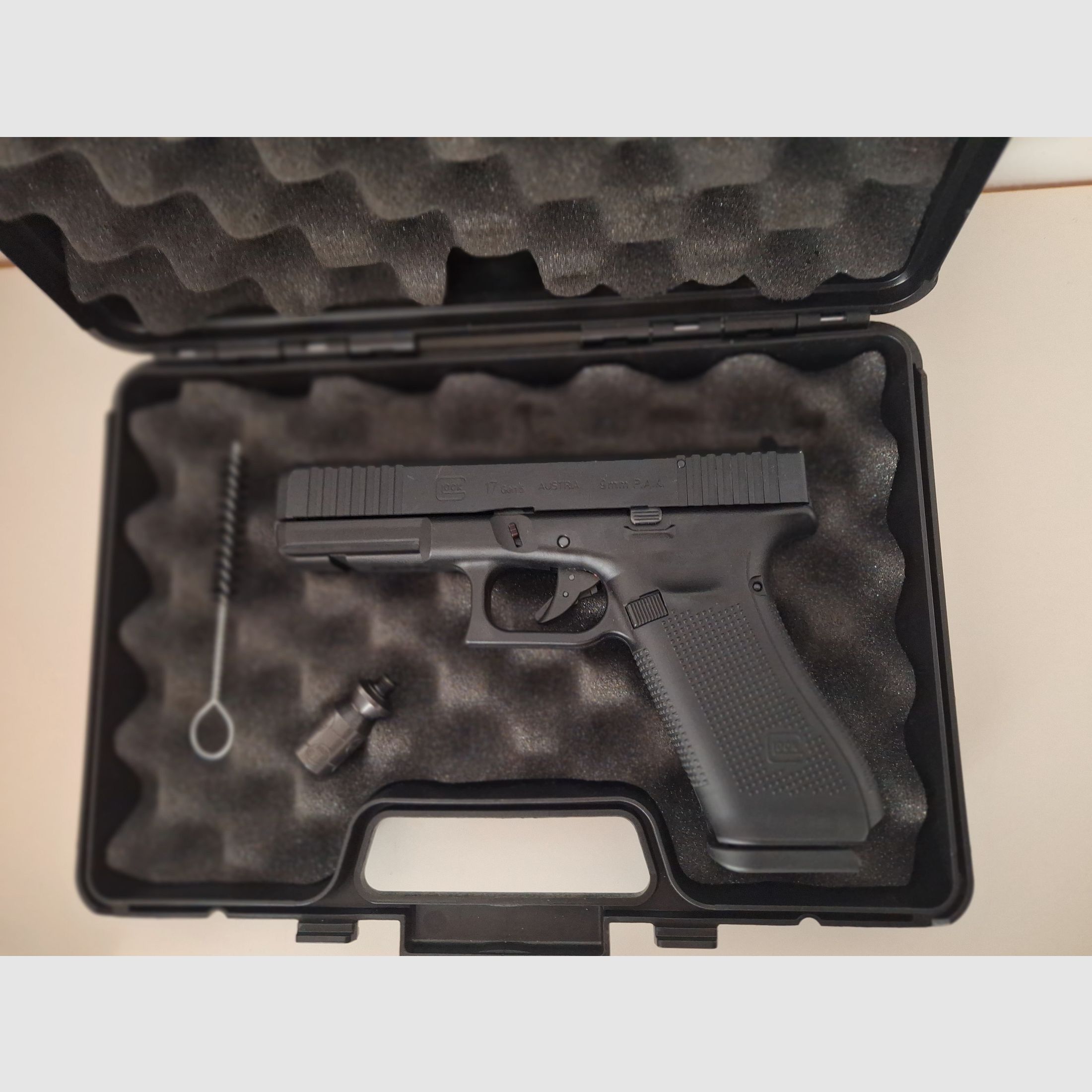 GLOCK 17 Gen5 - Schreckschusspistole - 9mm P.A.K,  schwarz - gebraucht in gutem Zustand!