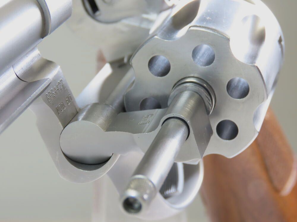 Beautiful Smith & Wesson 617 - 6 inch Target Champion!