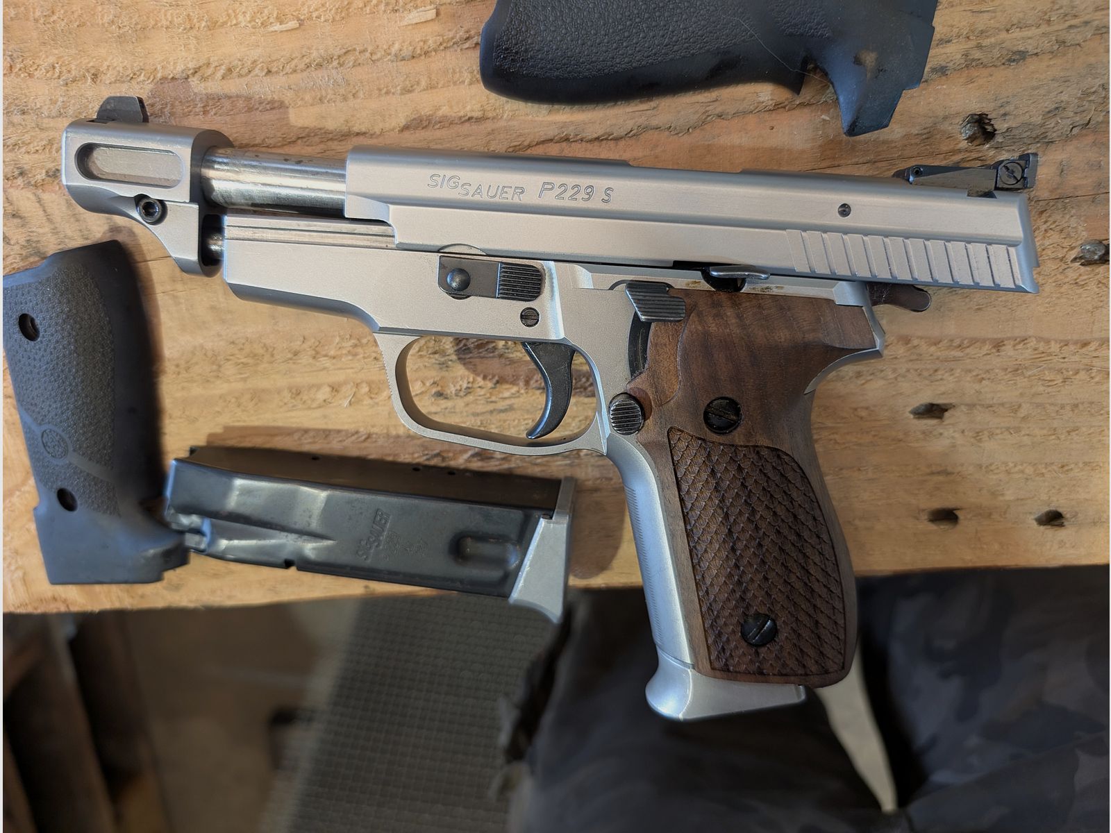 Sig Sauer P229 Sport