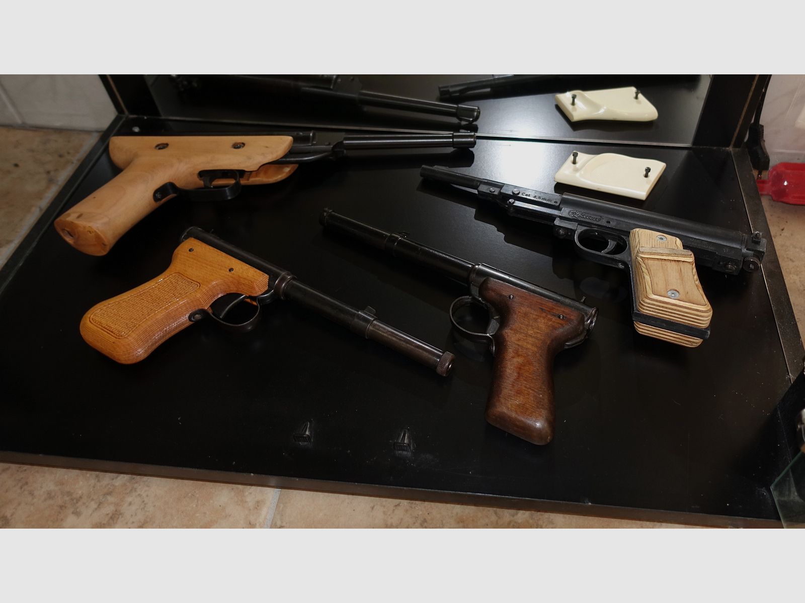 Collection de pistolets à air / 12 pièces / Walther Diana Lov Baikal Record etc.