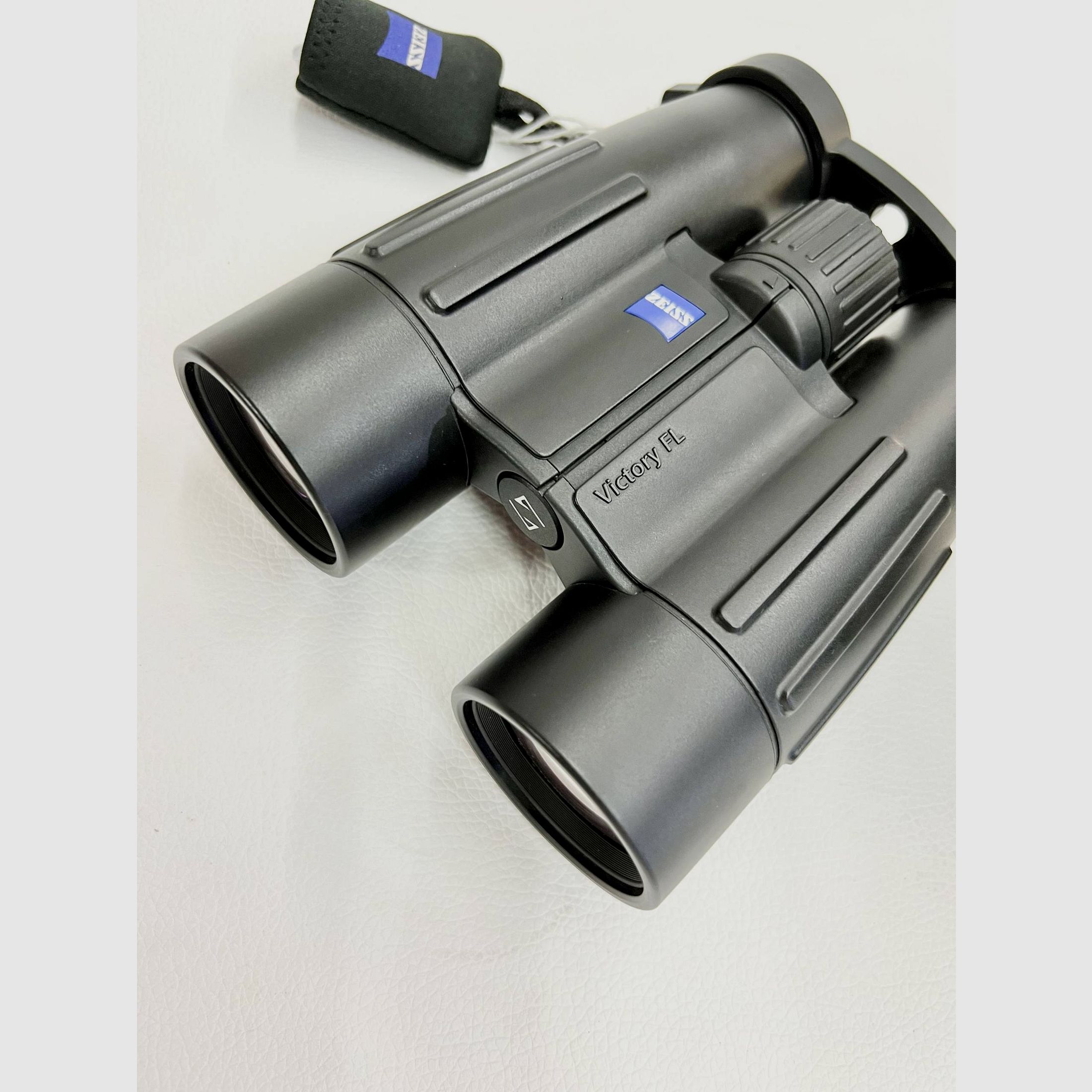 ZEISS – VICTORY 8X42 T* FL, image 2 of 3