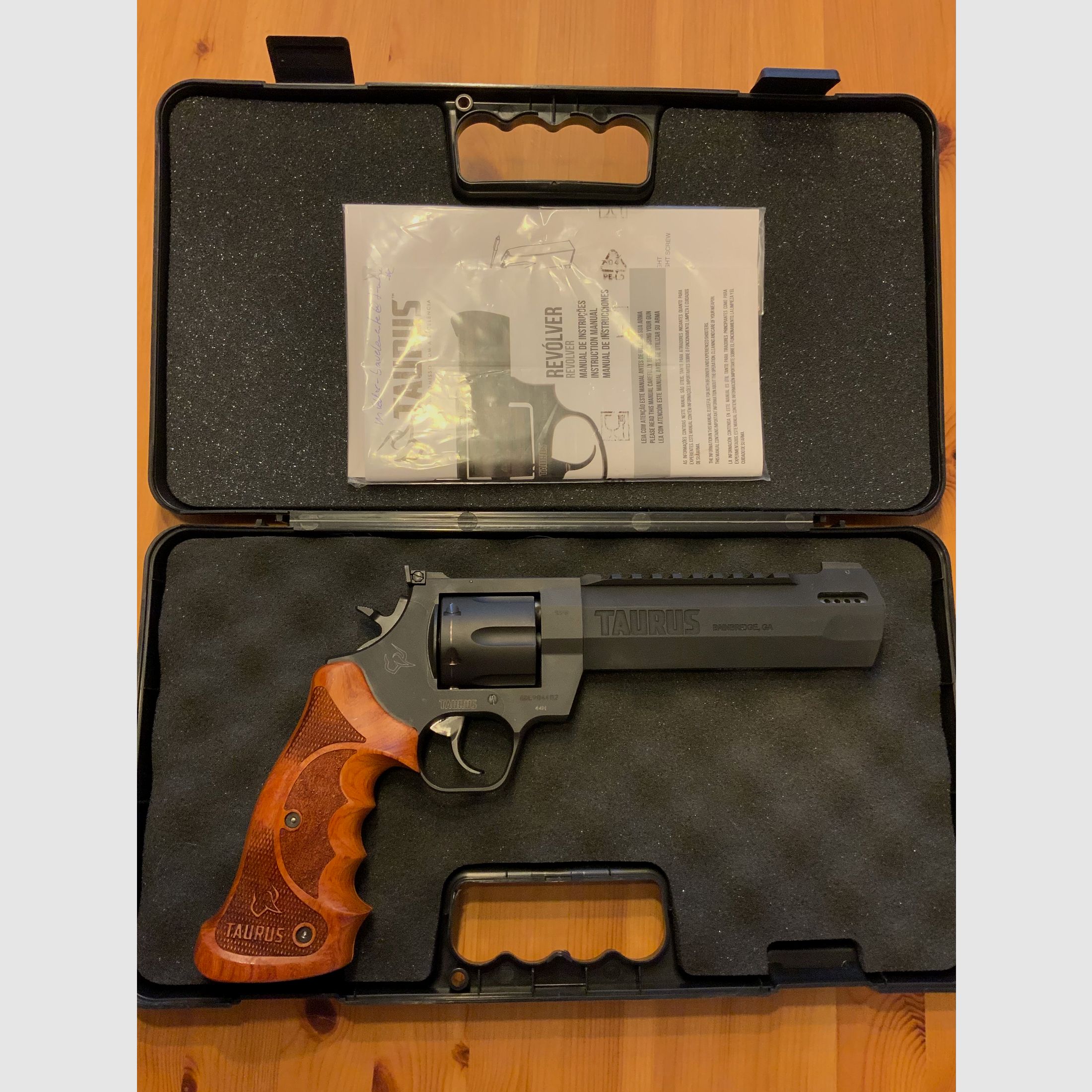Revolver TAURUS Raging Hunter .44 Rem. Mag., 6 3/4“, matt-schwarz
