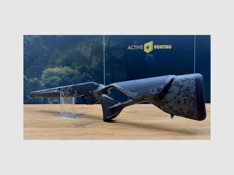 Schaft mit Gehäuse/System - Blaser R8 Custom Carbon HunTec-Camo / Elastomereinlagen / Logo in giftgrün