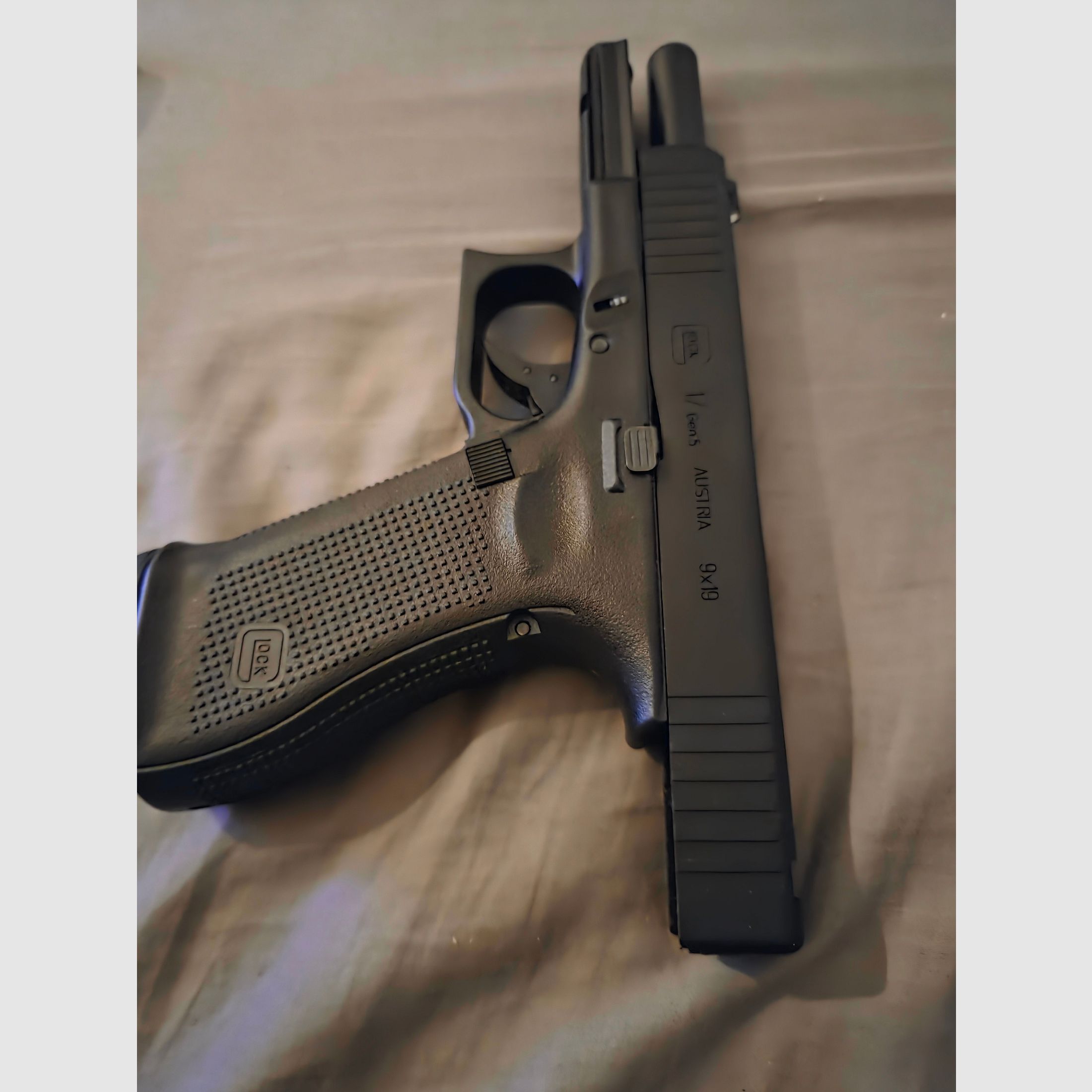 Glock 17 Gen5 Airsoft von Umarex/VFC mit F im Fünfeck