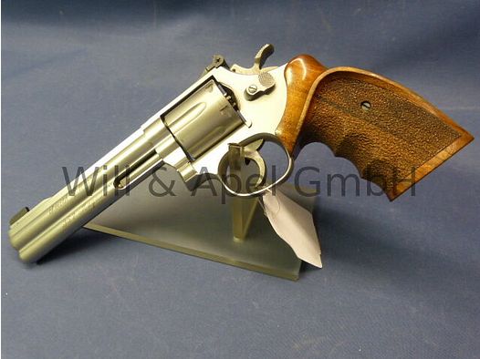 SMITH & WESSON	 686-4 Target Champion