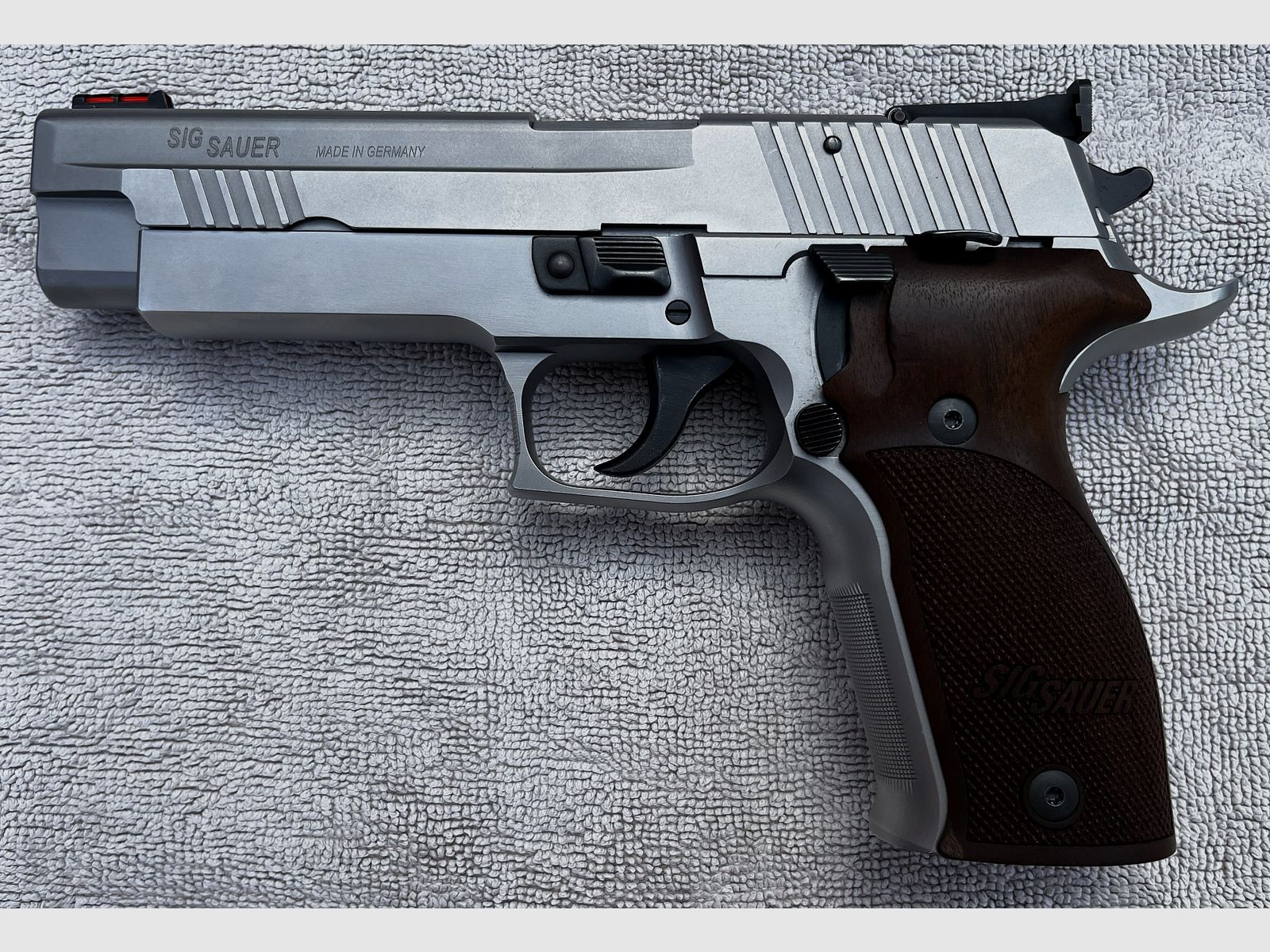 SIG Sauer P226 S / early German X-Line / early X-Five generation, Eckernförde 9 mm Para, extensive accessories