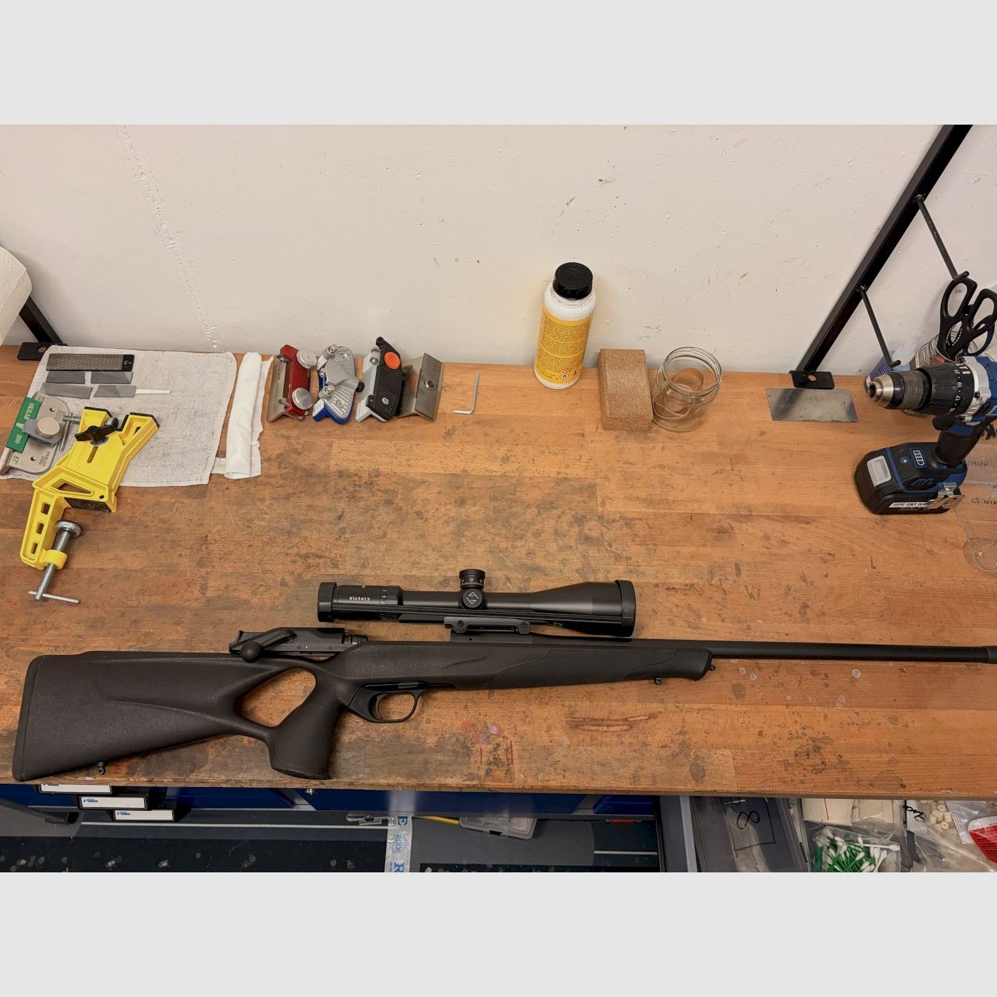 Blaser R8 Professional avec crosse en trou, .308 Win – Zeiss Victory HT 3-12x56