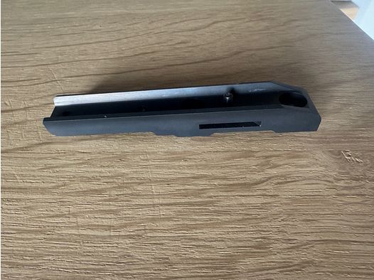 Mauser M25 fixed mounting rail