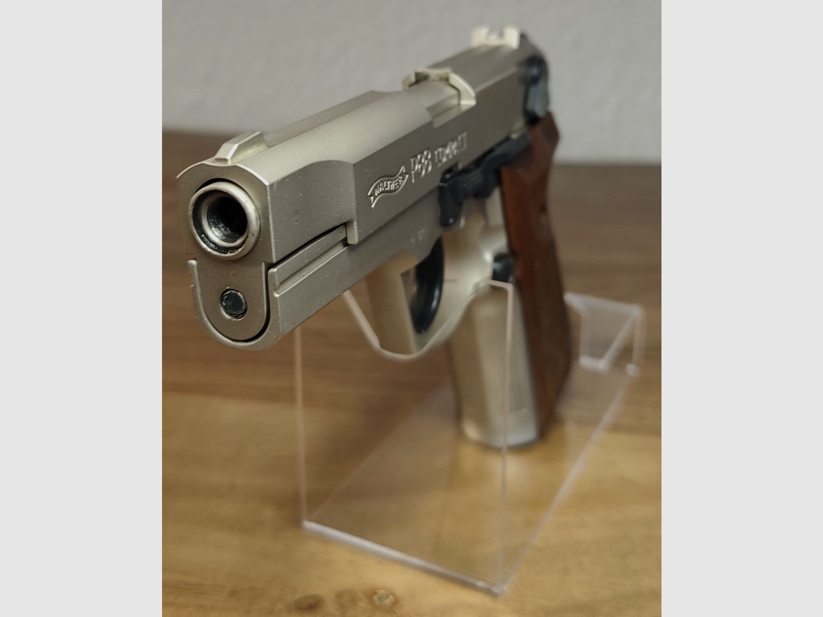 Walther P 88 Compact PTB 764 Nickel Kaliber 9mm Knall P.A.K Sehr guter Zustand