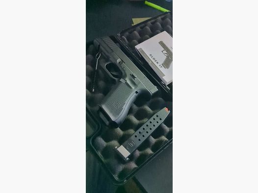 Glock17 Gen5 blank firing.