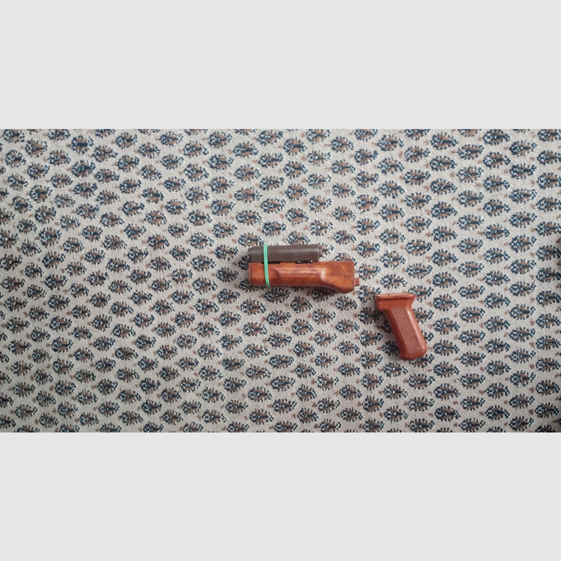 Shagadelic! Vintage Handguard Baby / unterer AK74 Tantal Bakelit Handschutz und Griff und oberer DDR Plaste oder optional Izhmash AK-74M Handschutz