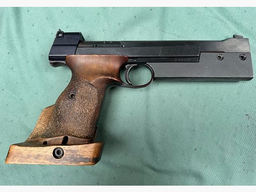Hämmerli 215, calibre 22lr. avec 2 poids et 3 magazines