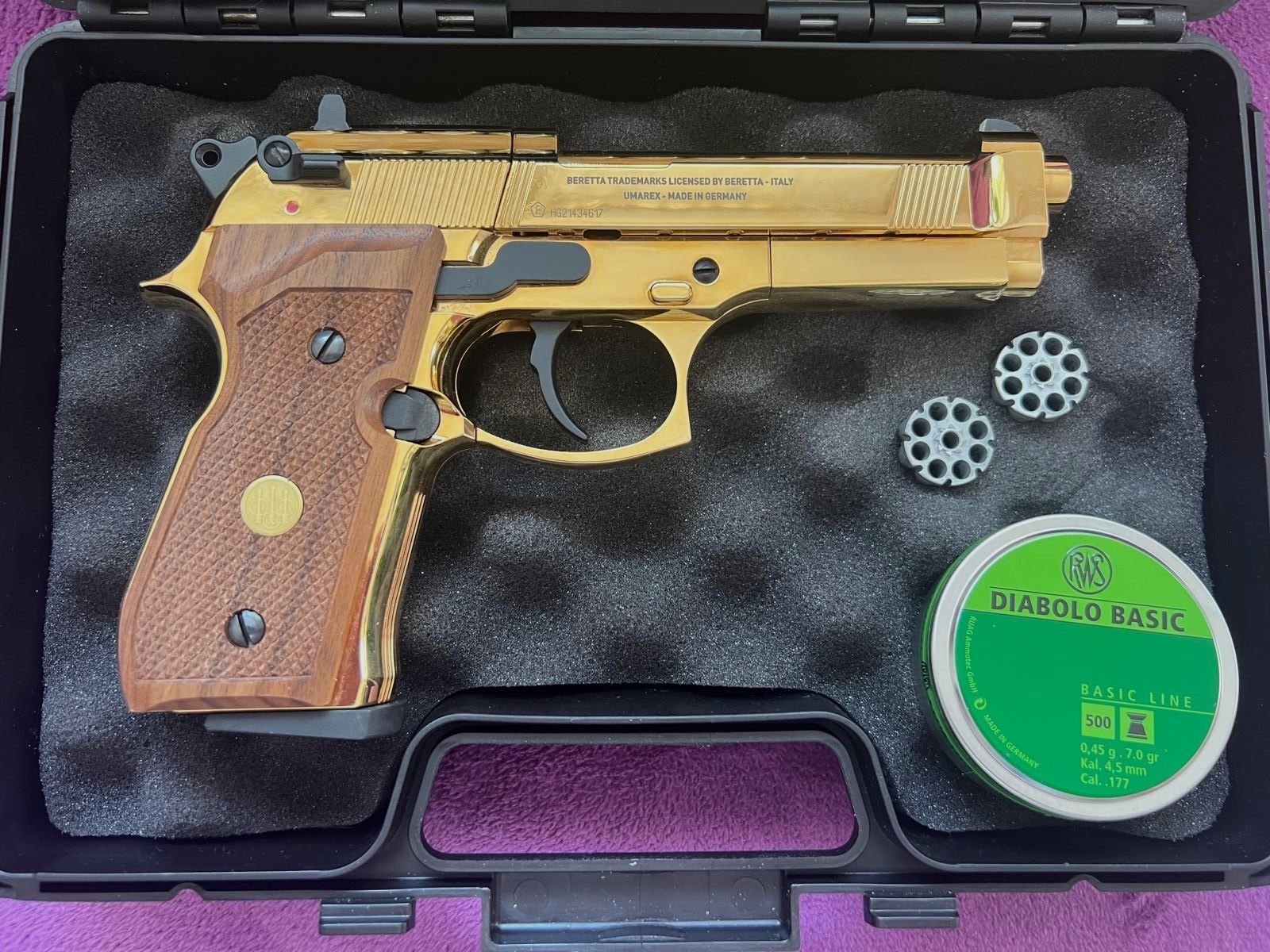 Beretta 92 FS CO2-Pistole – Exklusive Gold-Edition (24K) mit Echtholz Griffen-Rarität aus Sammlung (ungeschossen)