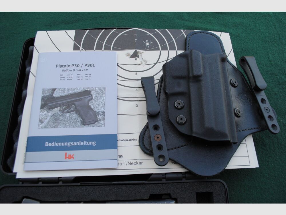 Heckler & Koch P 30L V1, police pistol, complete accessories including holster