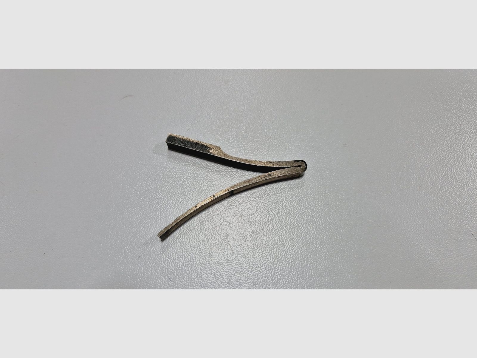 Plate spring for shotgun, image 2 of 2