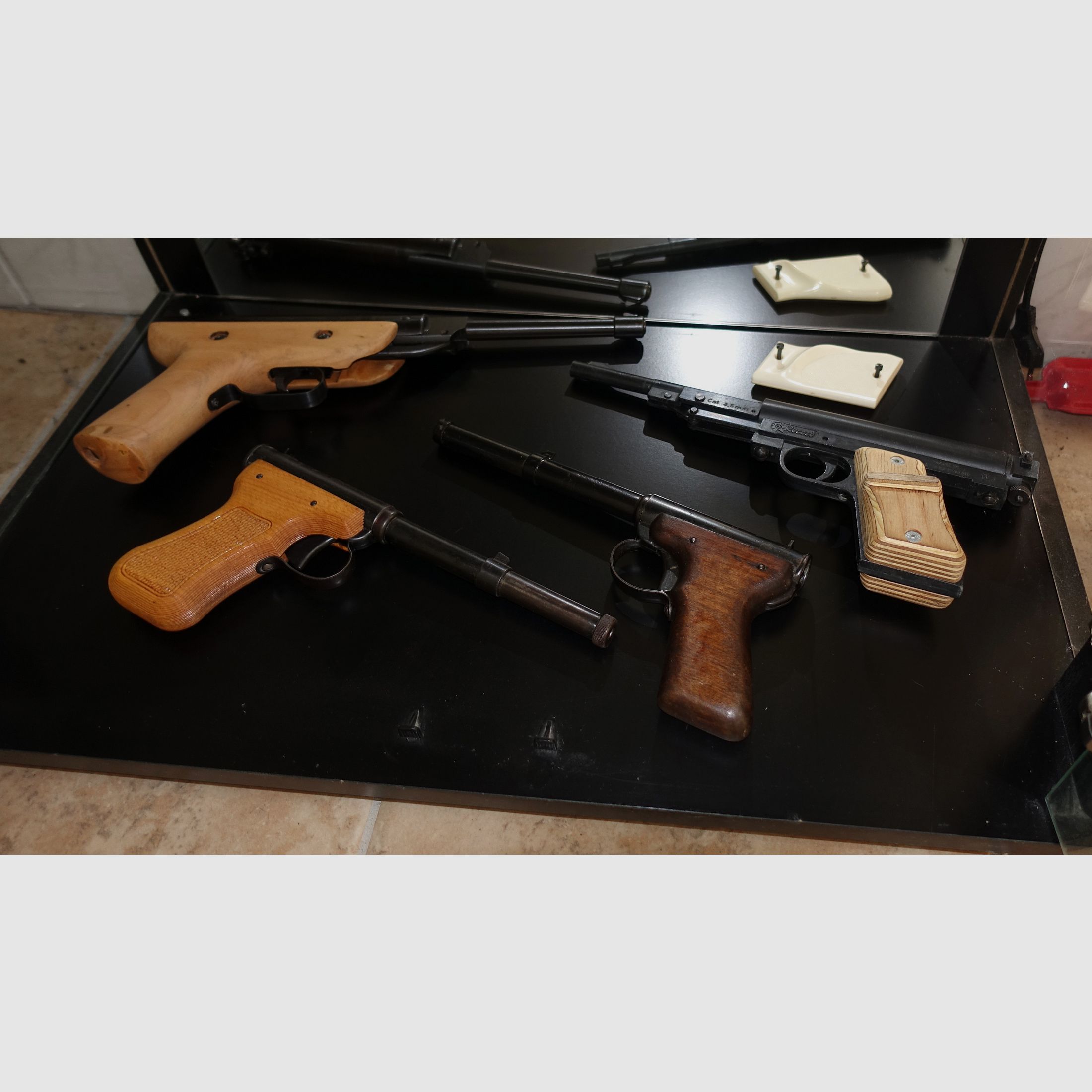 Luftpistolen Sammlung / 12 Stück / Walther LP53, Diana, Lov, Baikal, Record usw. 