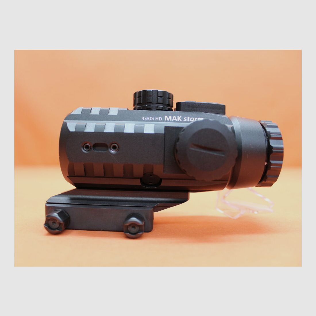 MAK. MAK MAKstorm Zielfernrohr 4x30i HD Gen1 (254003001) Circle-Dot Leuchtabsehen mit Strichplatte