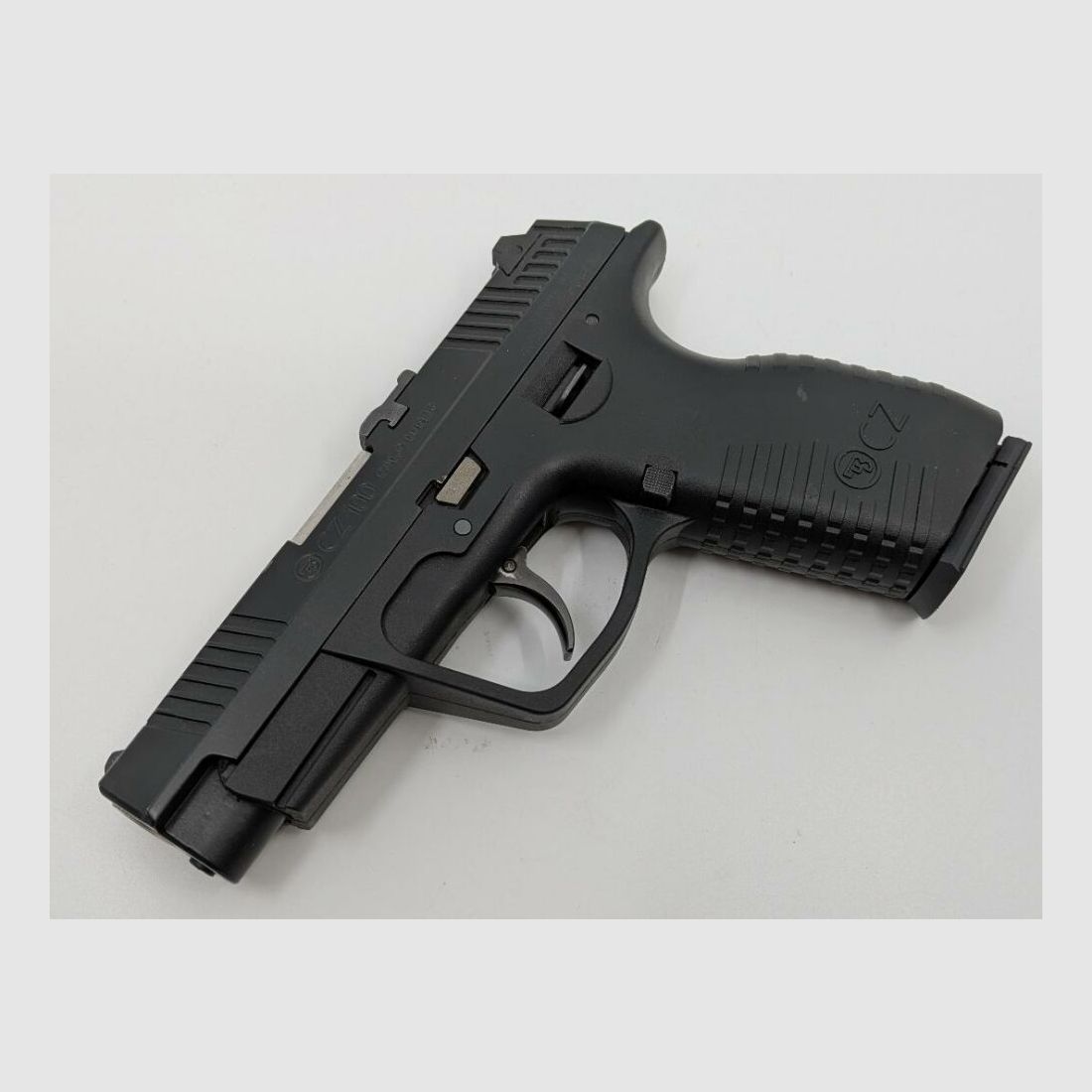 CZ CZ100
