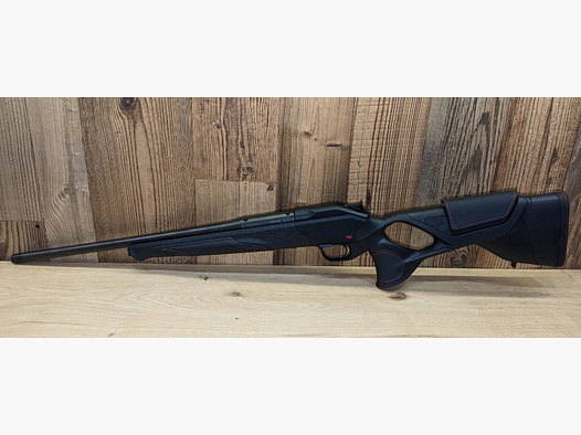 Blaser R8 Ultimate " Monza" verschiedene Kaliber möglich -- Jagdbar / Hof --