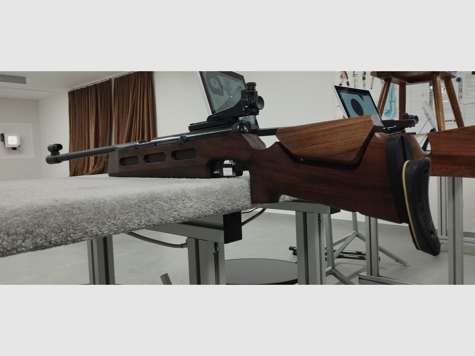 DIANA 75 Match Luftgewehr Cal.4,5mm + verstellbares Ringkorn 