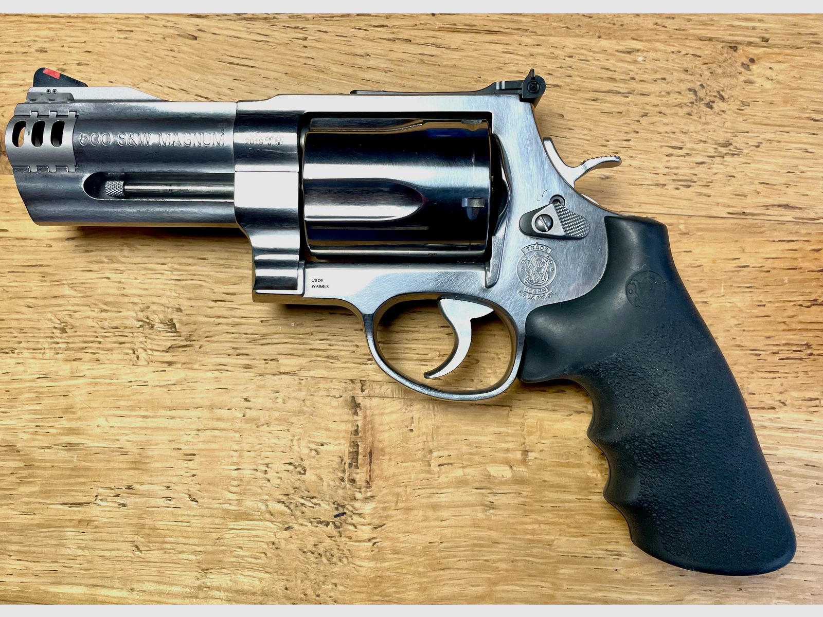 Smith & Wesson Revolver modello S&W 500 - lunghezza della canna 4" con compensatore