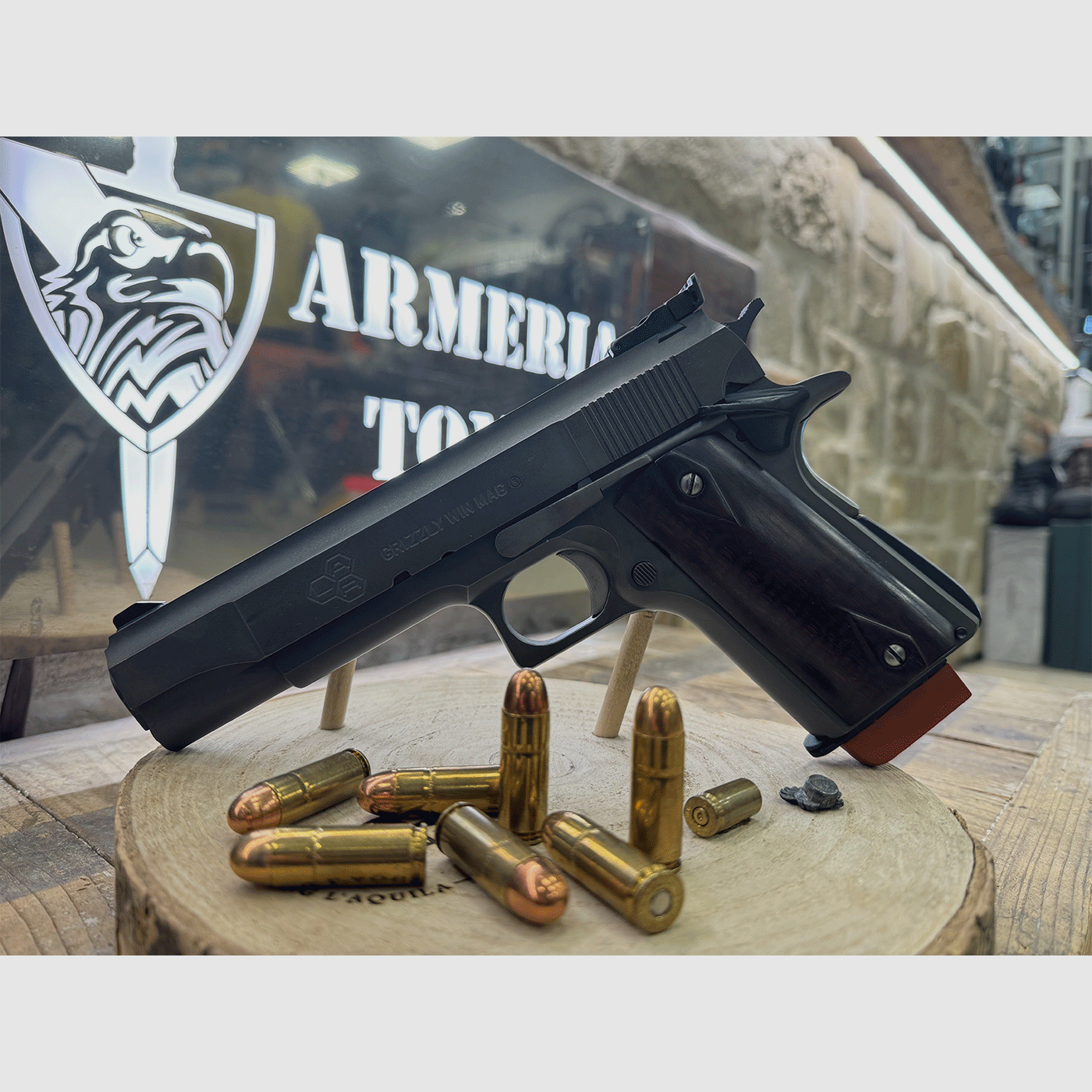 UTILISÉ – PISTOLE – LAR GRIZZLY MARK I cal. 45 Win. Mag., image 1 sur 7