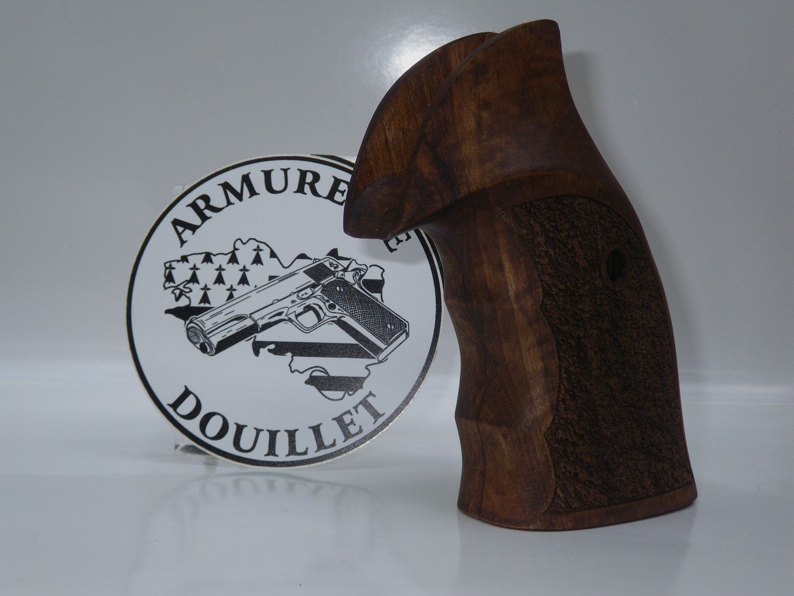 Texturierte Holzgriffschalen für Revolver Manurhin MR73, Bild 1 von 2