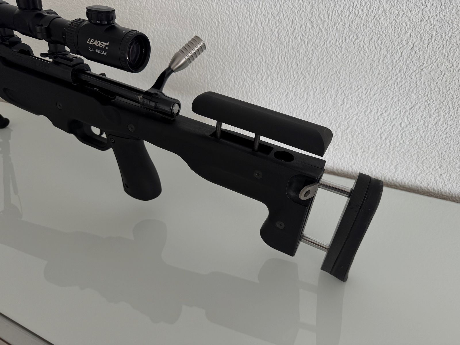 Howa 1500 .223 Rem mit Mündungsbremse und Zweibein Roedale Precison Schaft 