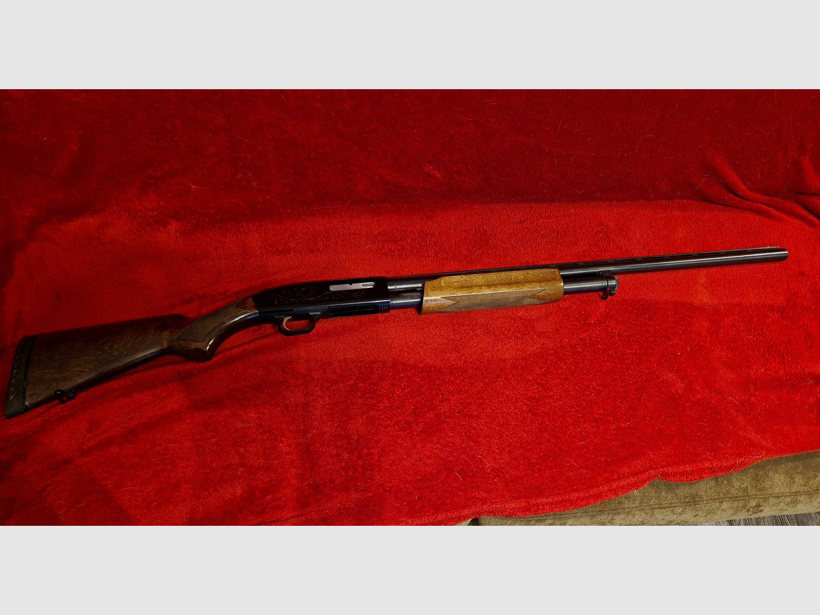 Fore-end repeating shotgun *Mossberg 500a 12/76*