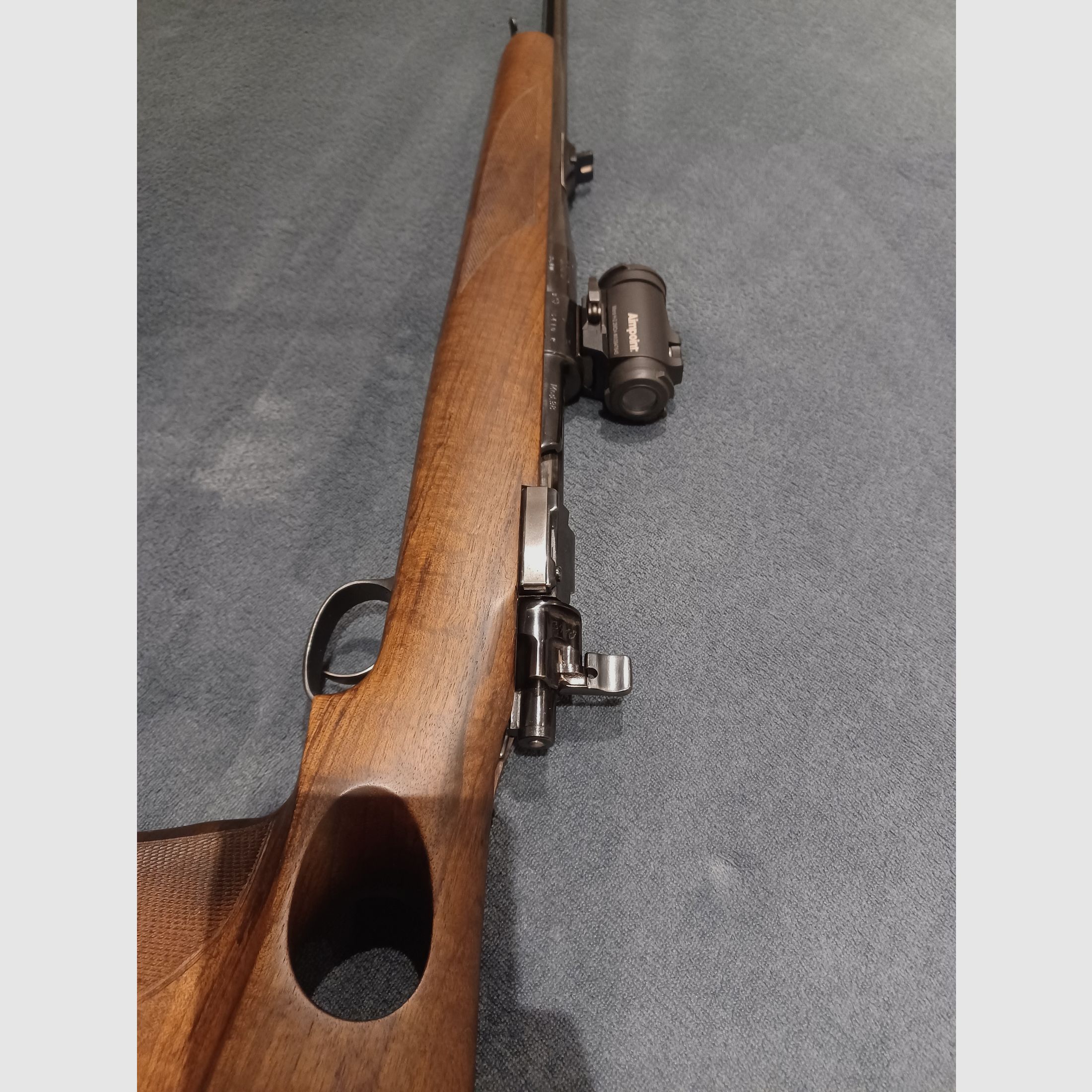 Carabine à répétition mod. 98 avec crosse perforée et Aimpoint Micro H2