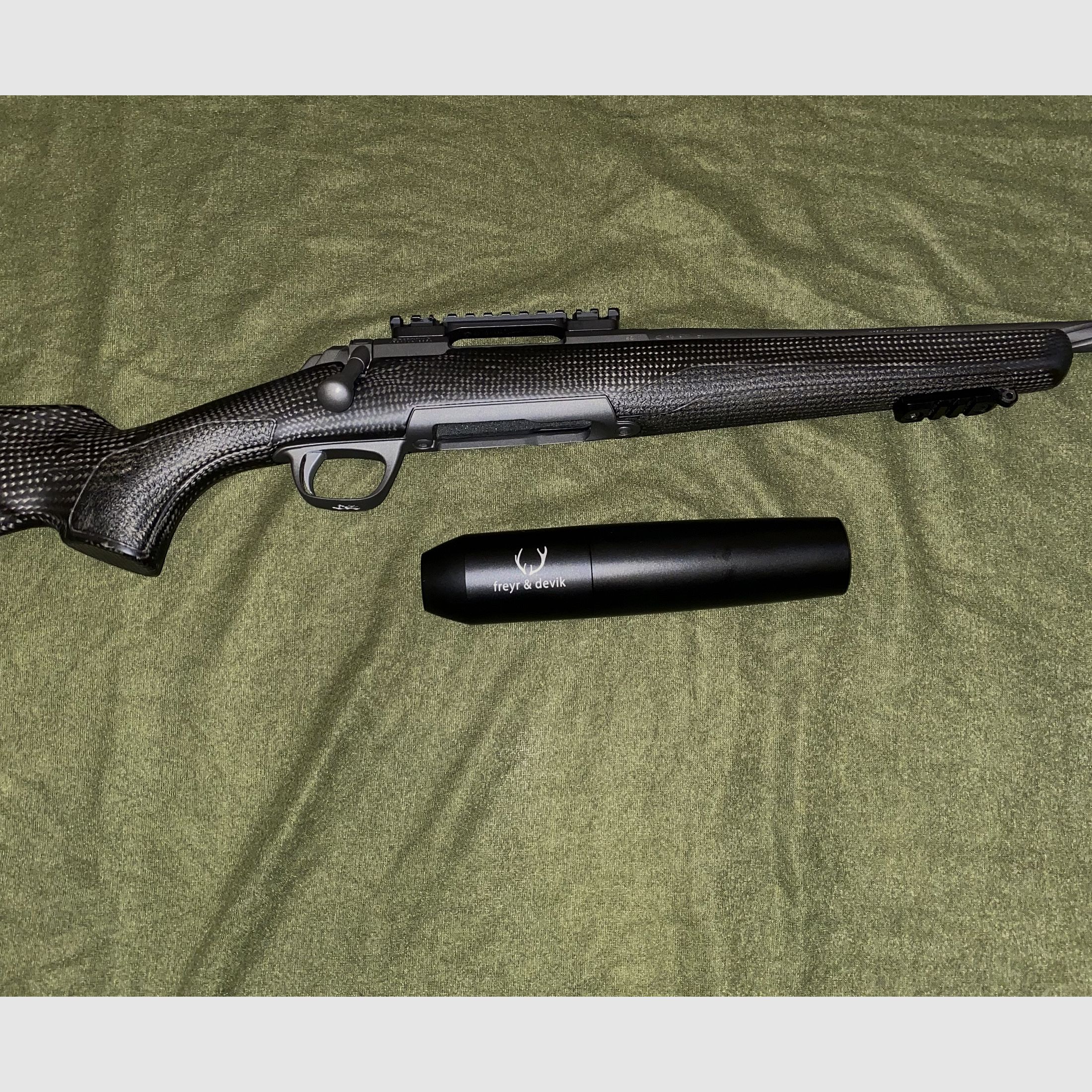 Browning X-Bolt Pro Carbon inkl. Freyr Devik Featherweight 269