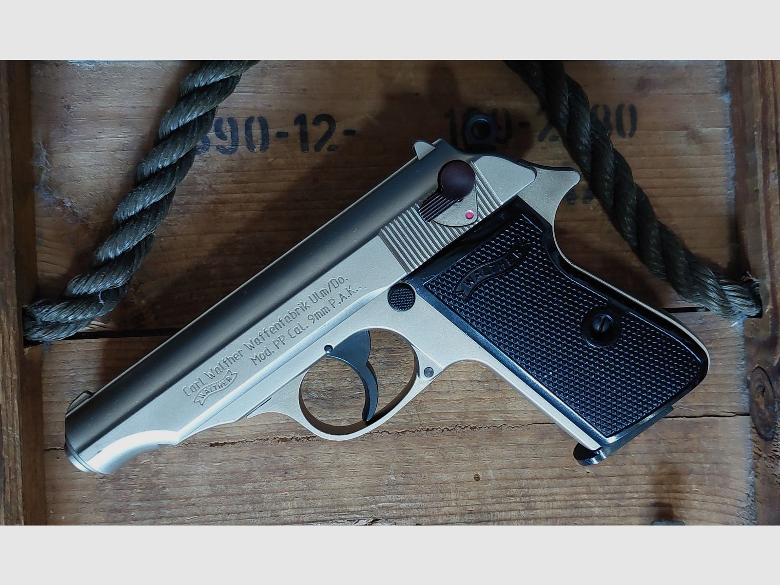 Walther PP chrome 9 mm PAK (PTB 620)