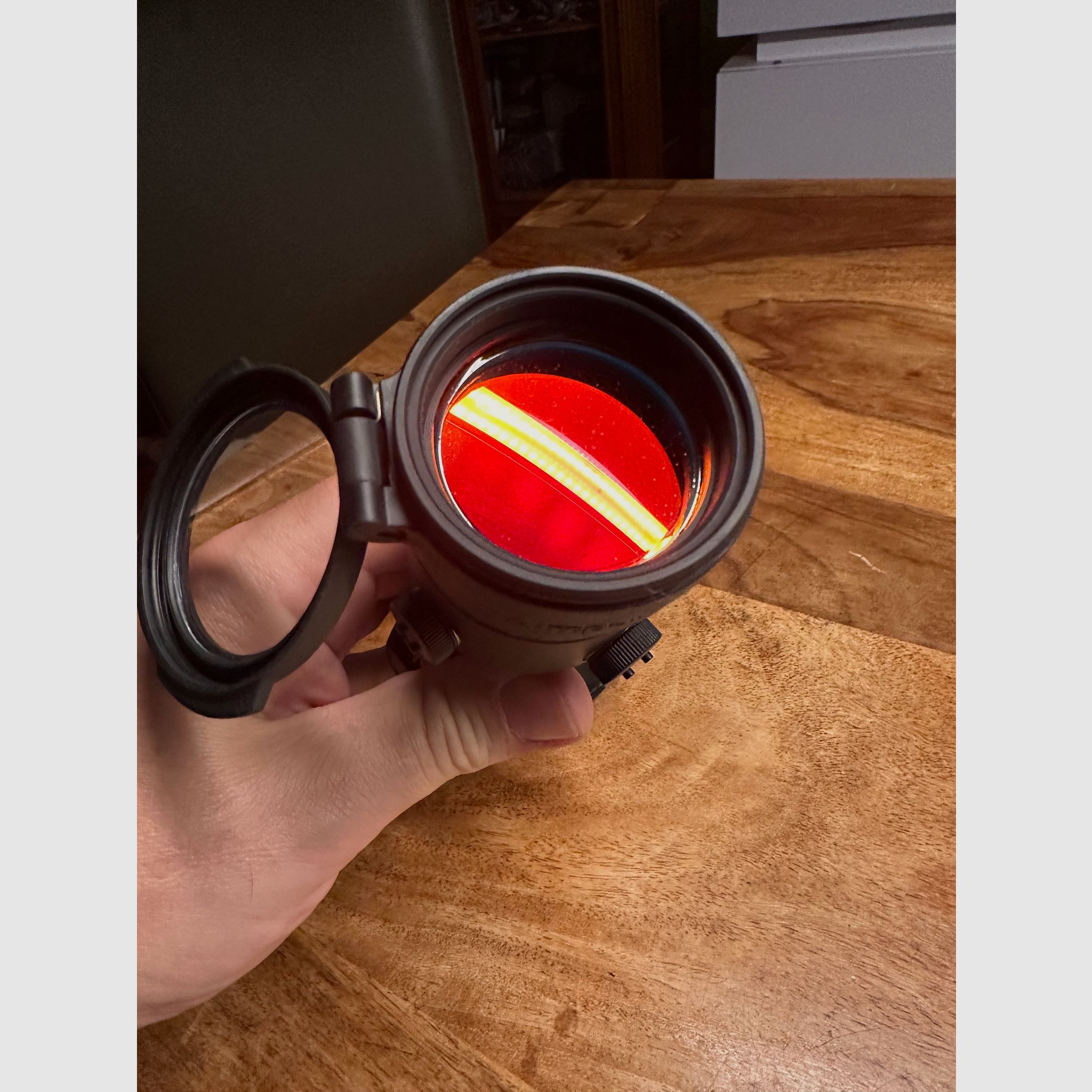 Aimpoint H34S z 2 MOA! Super, 10 strzałów. Celownik punktowy