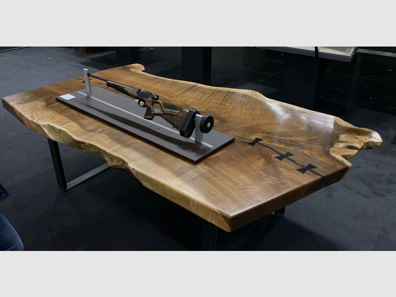 Blaser R8 Custom The Table