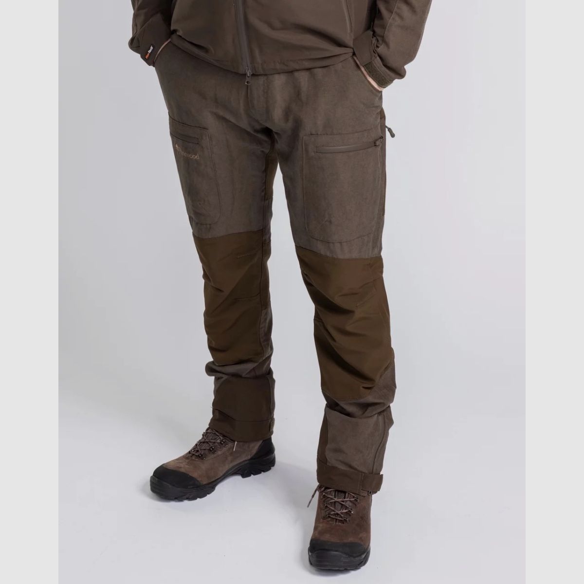 PINEWOOD Caribou Hunt Extreme Trousers Men Suede Brown/ Dark Olive