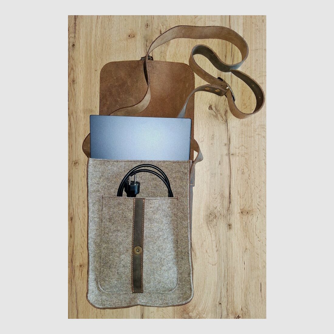 AKAH Messenger Tasche