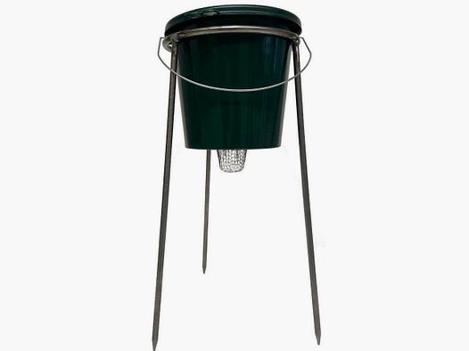 LivingActive pheasant and partridge feeding