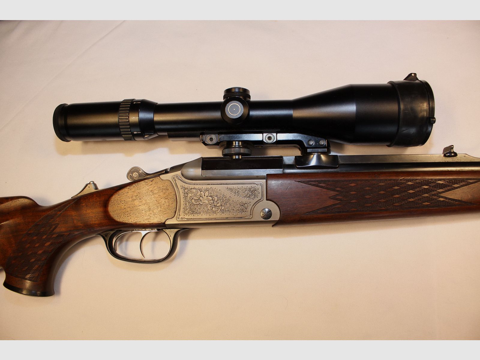 Blaser Berstutzen 750/88 w 5,6x50R i .30/06 z kolbą lewostronną.