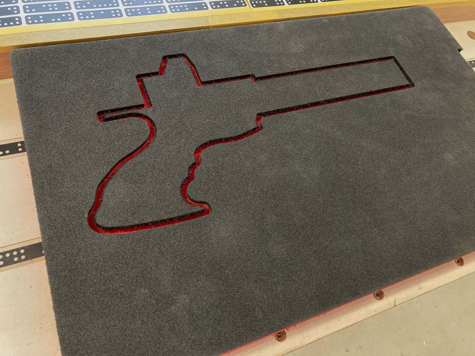 CNC-gefräste Koffereinlagen aus festem Schaumstoff