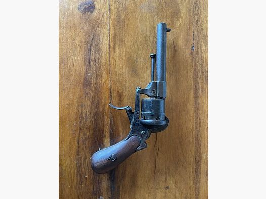 Revólver Lefaucheux de 7 mm