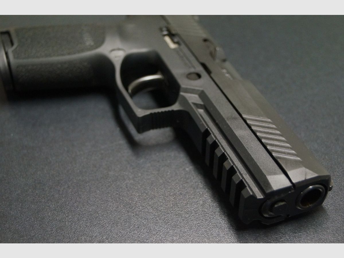 Sig Sauer P320 45ACP, Bild 2 von 6