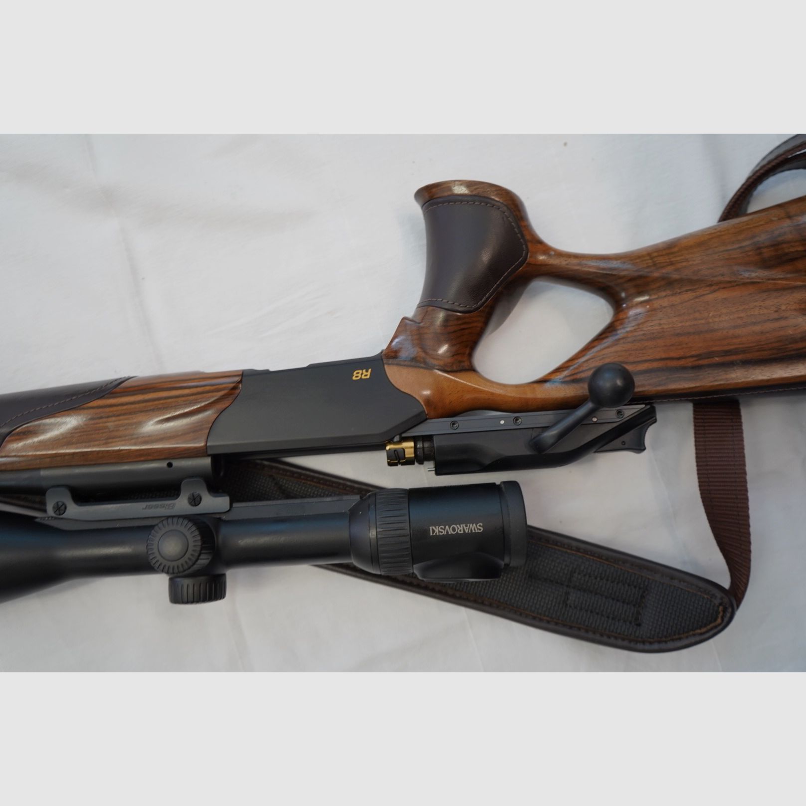 R8 successo pelle, legno, pelle, mirino Svarovski, grilletto Atzl
