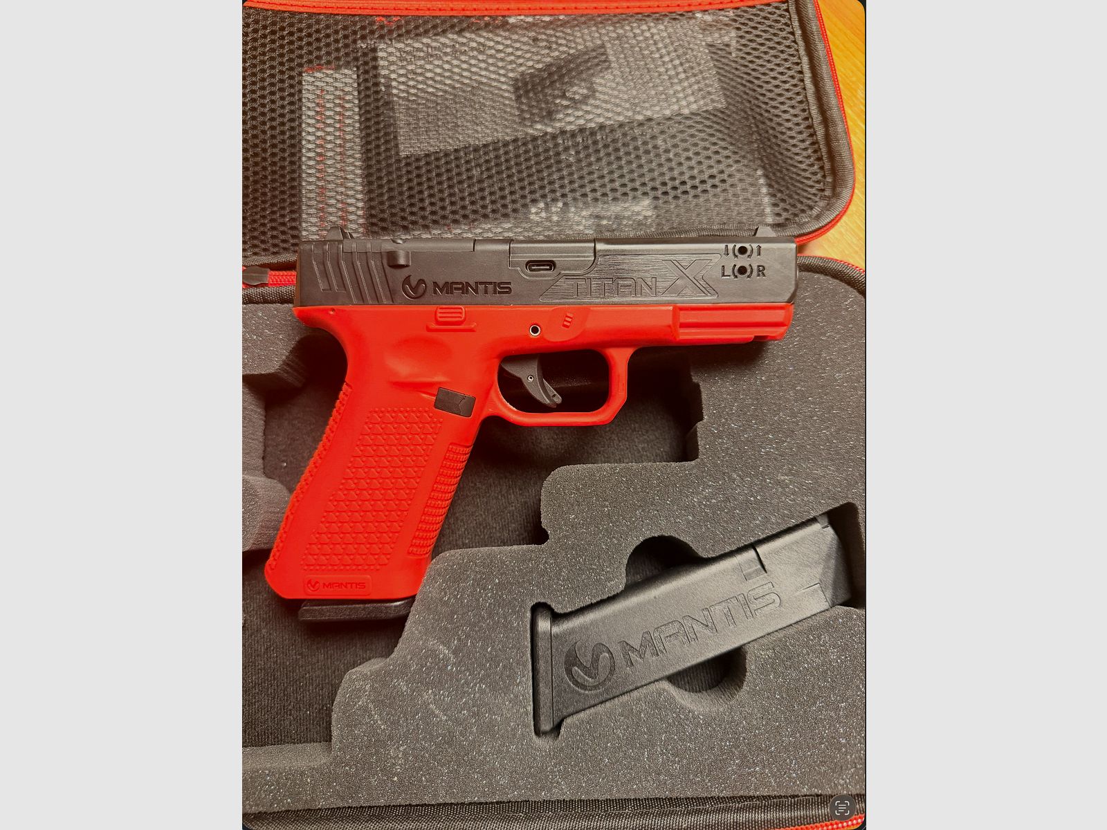 MANTIS TitanX Smart Laser training pistol – Model 702 (G45)