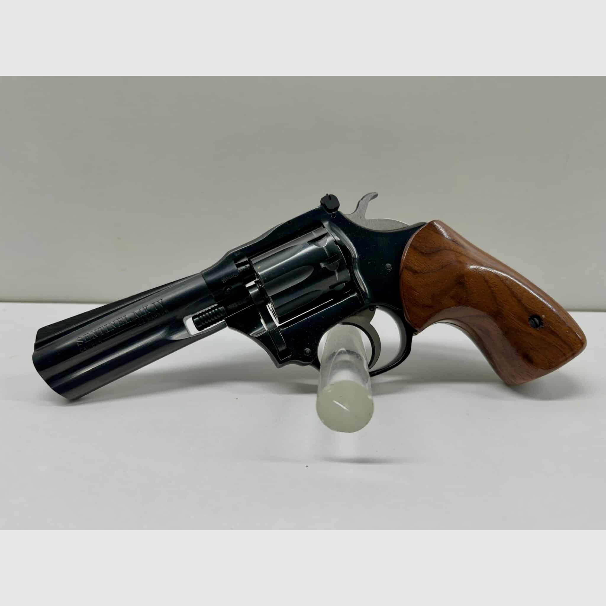 HIGH STANDARD Mod. Sentinel Mark IV .22 Win.Mag.