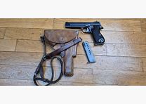 Très beau pistolet SIG P210-2 – Mythe du 9 para – Arme militaire du 4° contrat – Vers 1957/60-62 – Très bon Bronzage – Fonctionnement et canon de rêve – 2° chargeur et étui (la totale!) fournis en sus – État TBE+/TBE++ !