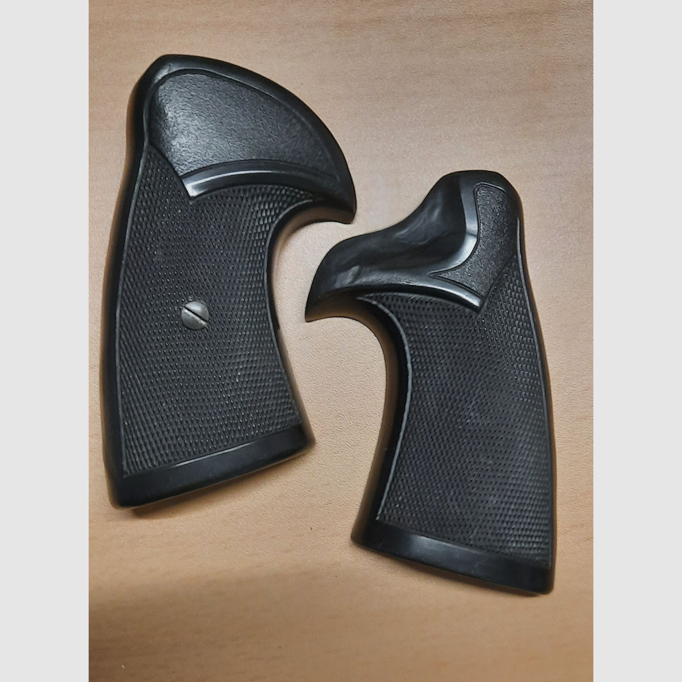 S&W Pachmayr grip panels rubber